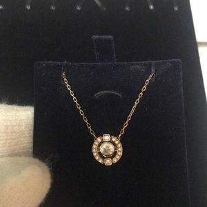 SWAROVSKI CENTER DANCING SPARKLE STONE NECKLACE
